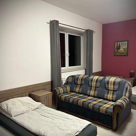 Hostel Sportowa Плоньск Екстер'єр фото