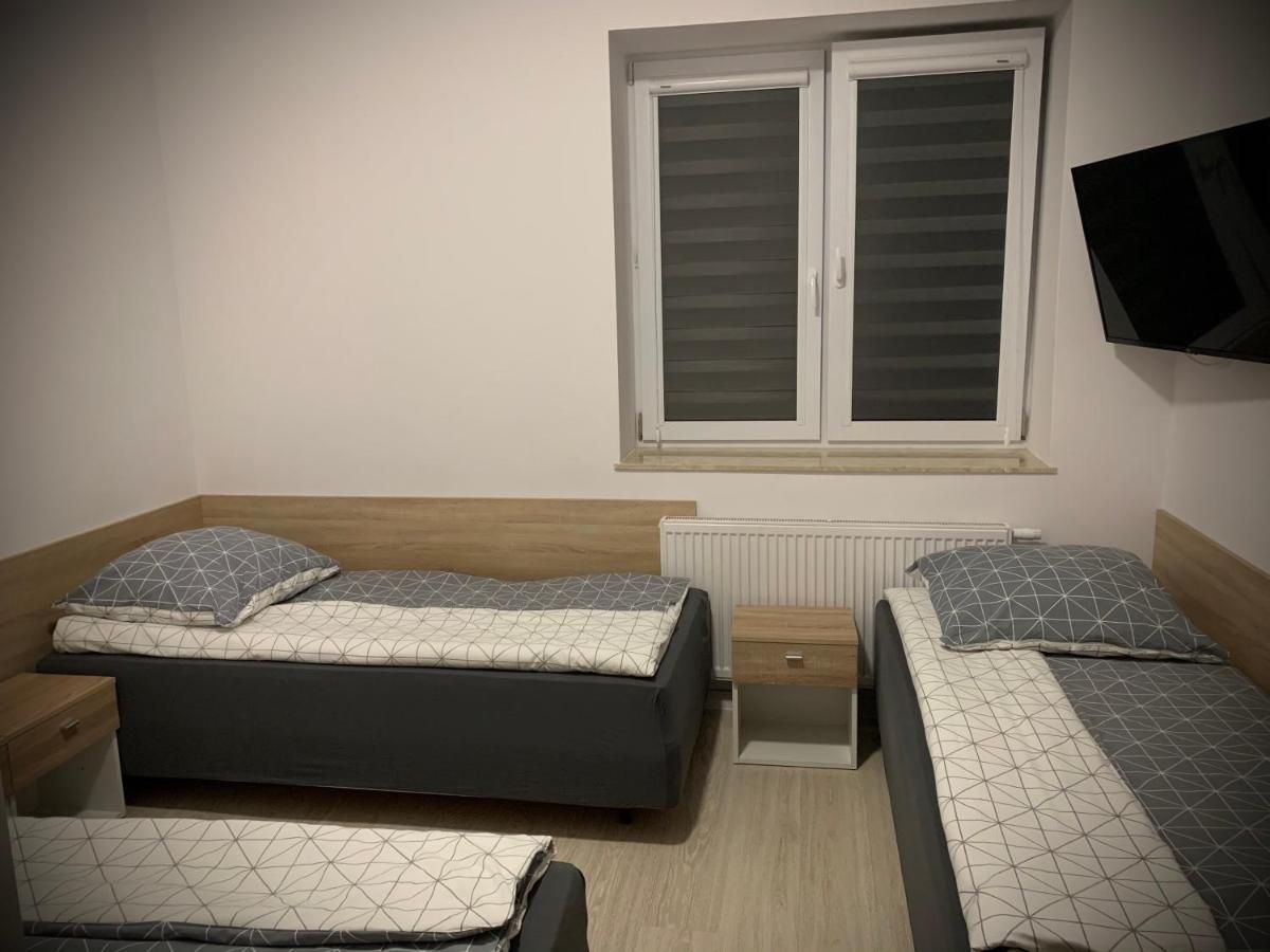 Hostel Sportowa Плоньск Екстер'єр фото