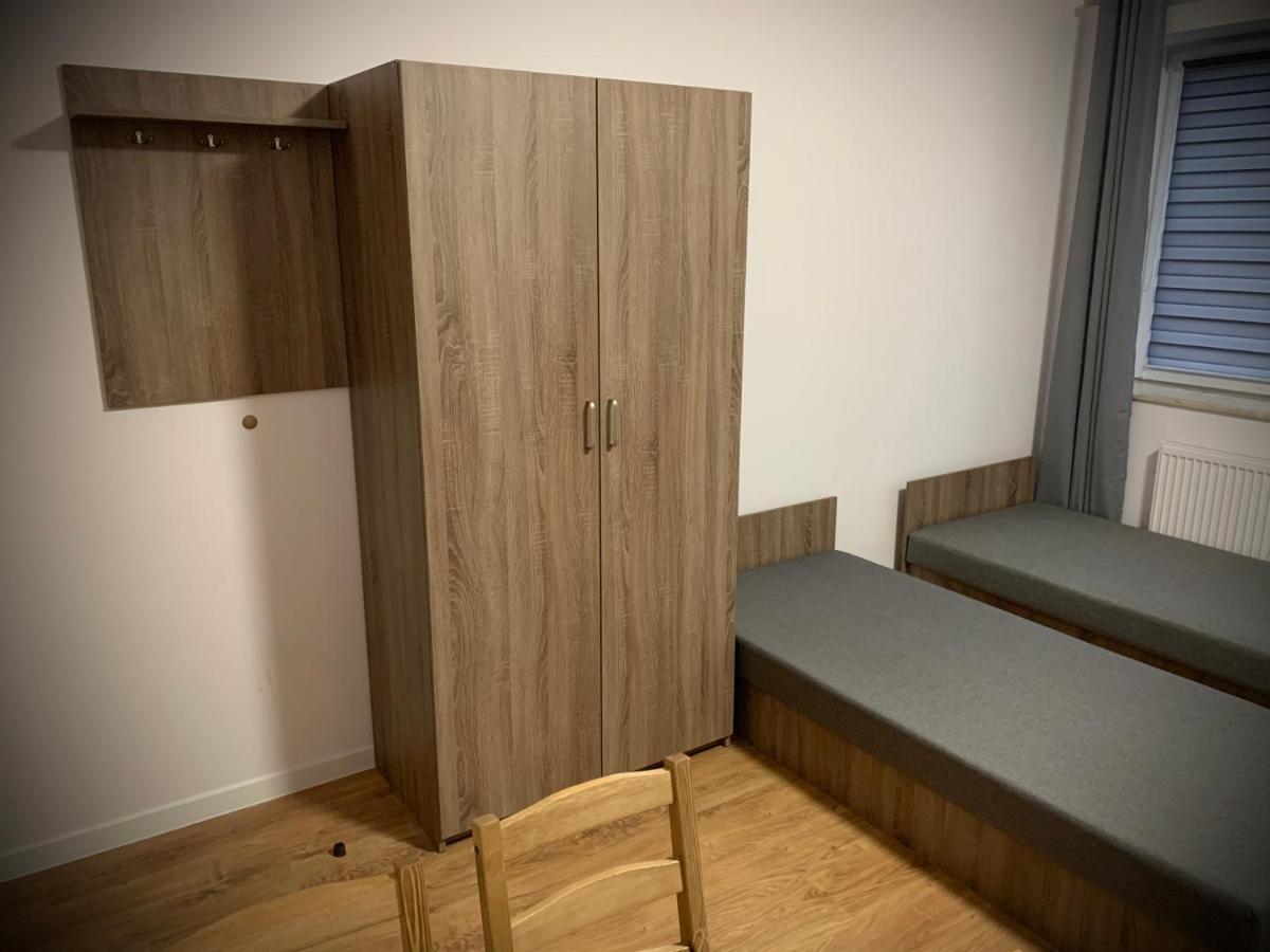Hostel Sportowa Плоньск Екстер'єр фото