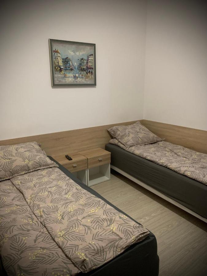 Hostel Sportowa Плоньск Екстер'єр фото